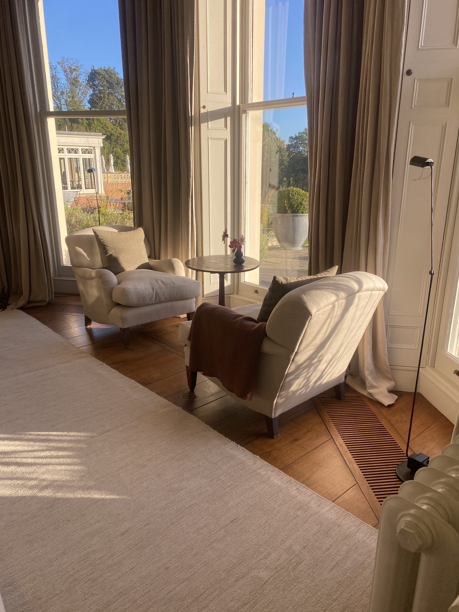Hotel - morning room